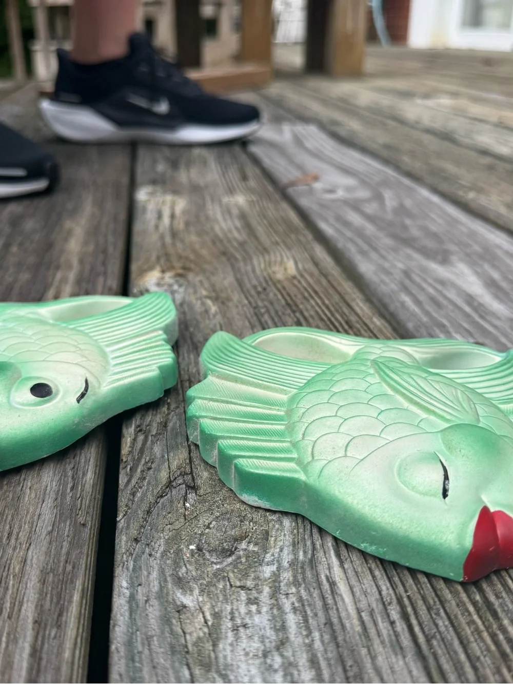vintage 1954 Miller Studio chalkware fish wall plaques green red set bathroom